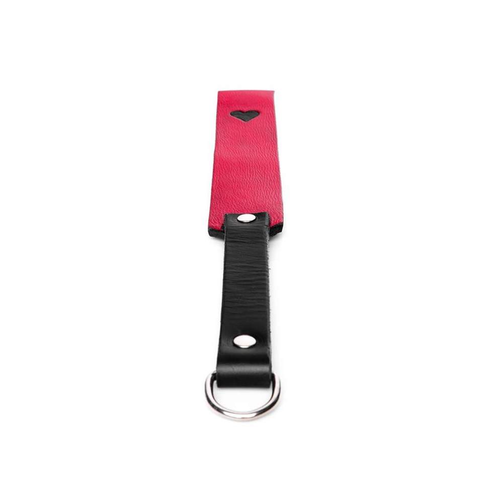Mała czerwona skórzana packa z sercem dla kobiet i mężczyzn – 38 cm