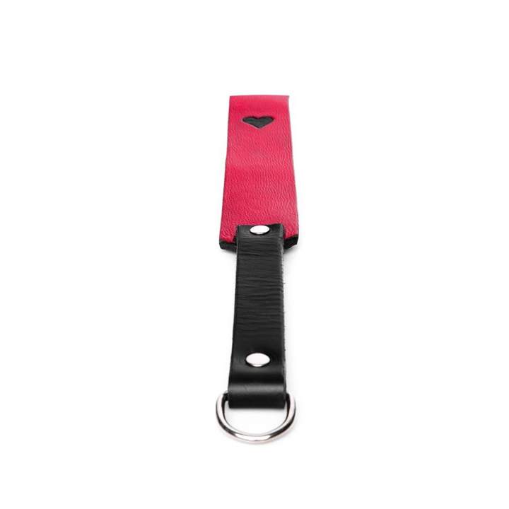 Mała czerwona skórzana packa z sercem dla kobiet i mężczyzn – 38 cm