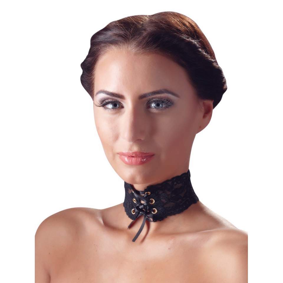 Koronkowy choker z satynową wstążką do sznurowania