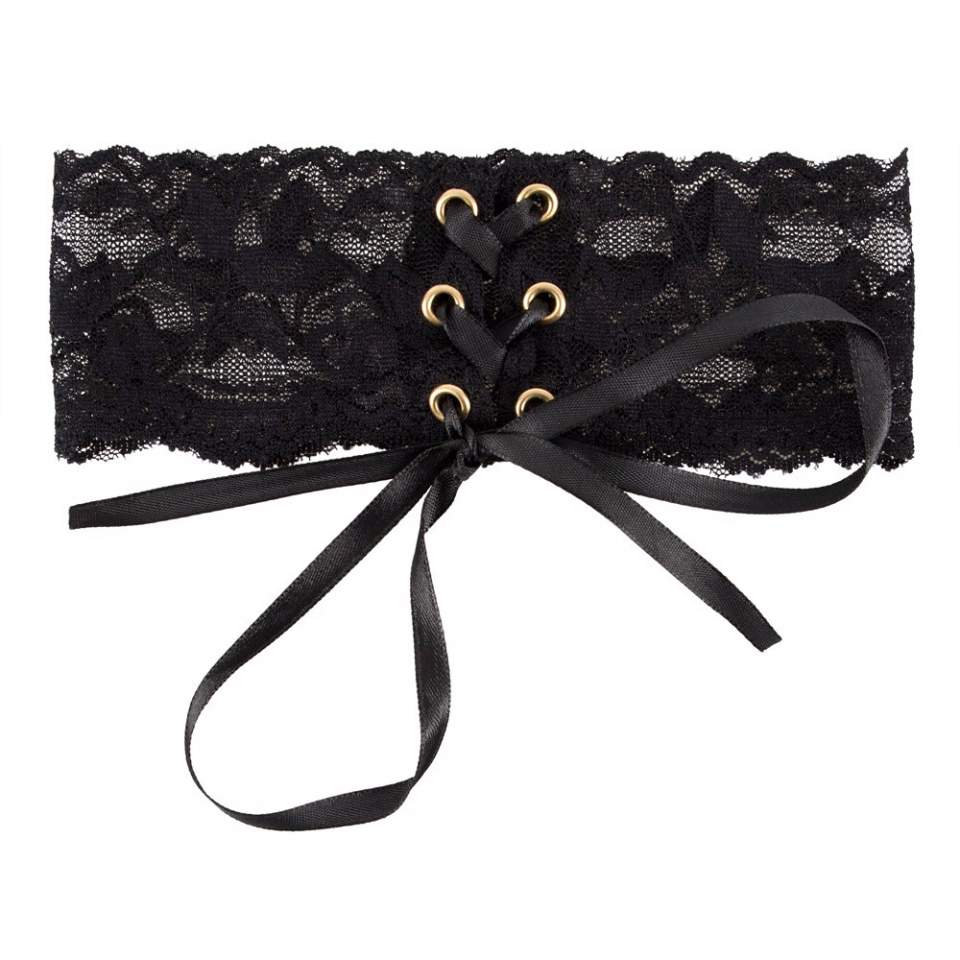 Koronkowy choker z satynową wstążką do sznurowania