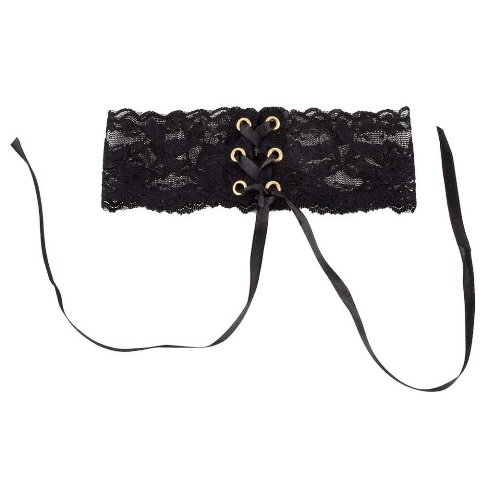 Koronkowy choker z satynową wstążką do sznurowania