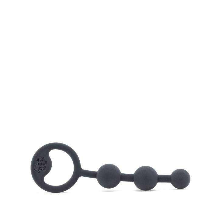 Silikonowe kulki analne Fifty Shades of Grey z wygodnym uchwytem – 2 cm